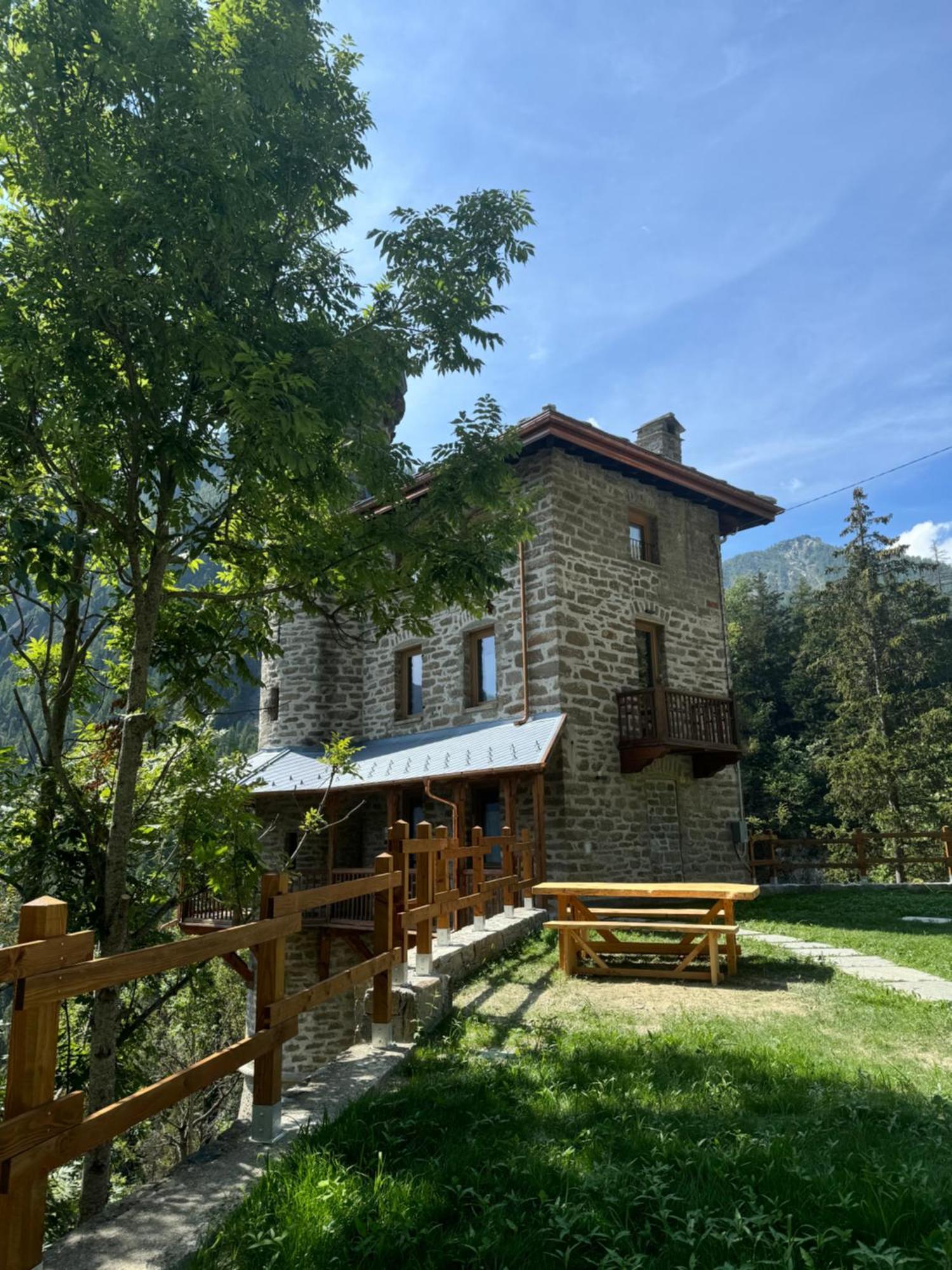 Il Castello Nel Bosco, Appartamento Torrente Шампоршер Екстериор снимка