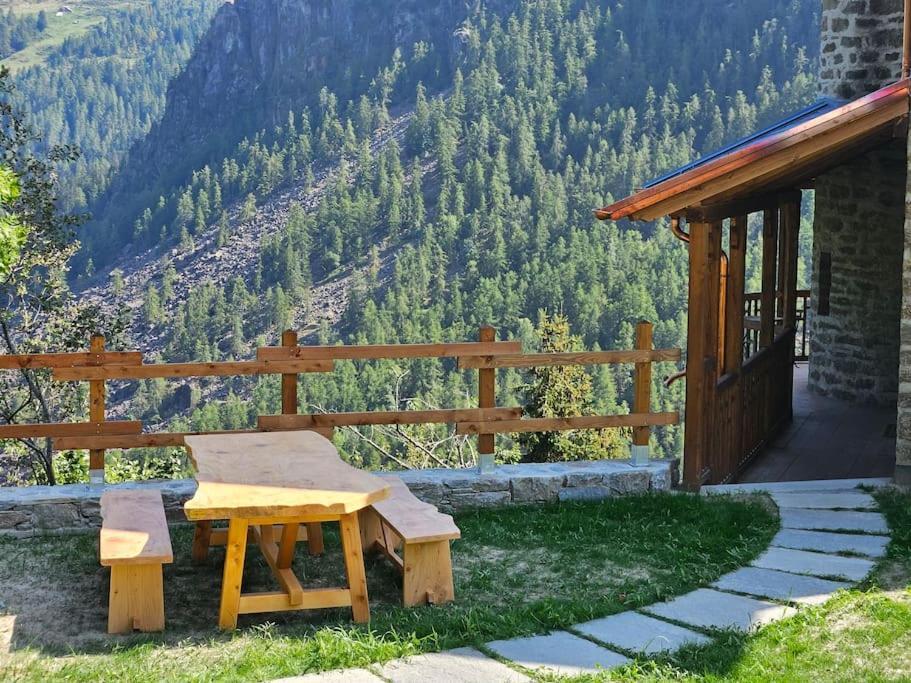Il Castello Nel Bosco, Appartamento Torrente Шампоршер Екстериор снимка